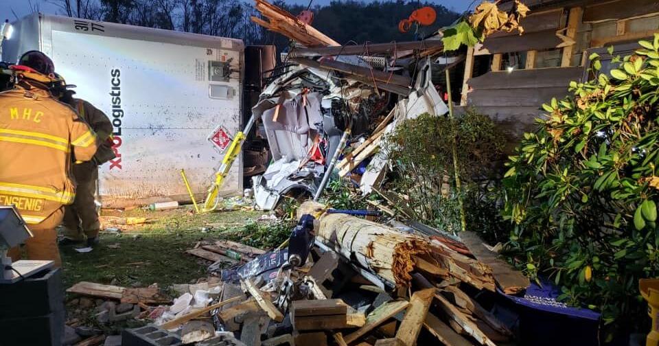 UPDATE Route 15 open after tractor-trailer crash | News | dailyitem.com