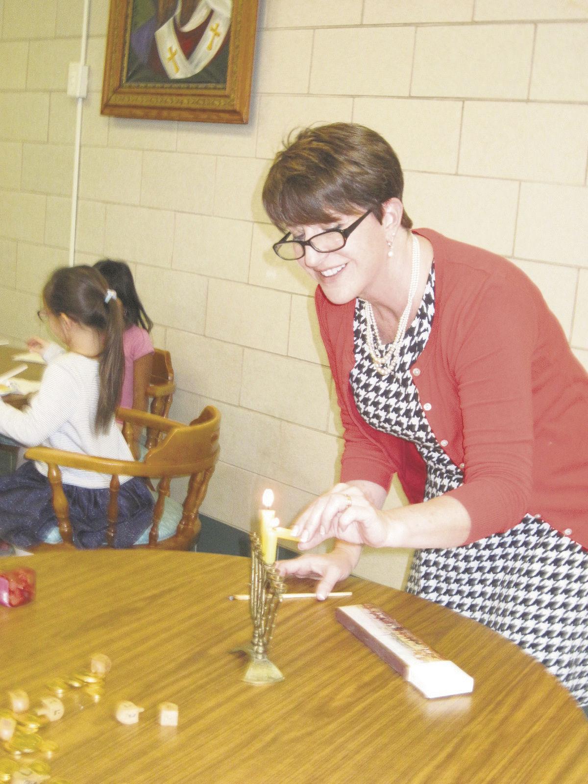 Students Learn About Hanukkah Through Games Food News Dailyitem Com
