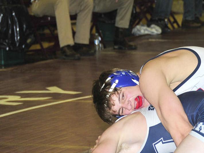 Selinsgrove S Schon Remains Unbeaten Wins Regional Title Sports Dailyitem Com