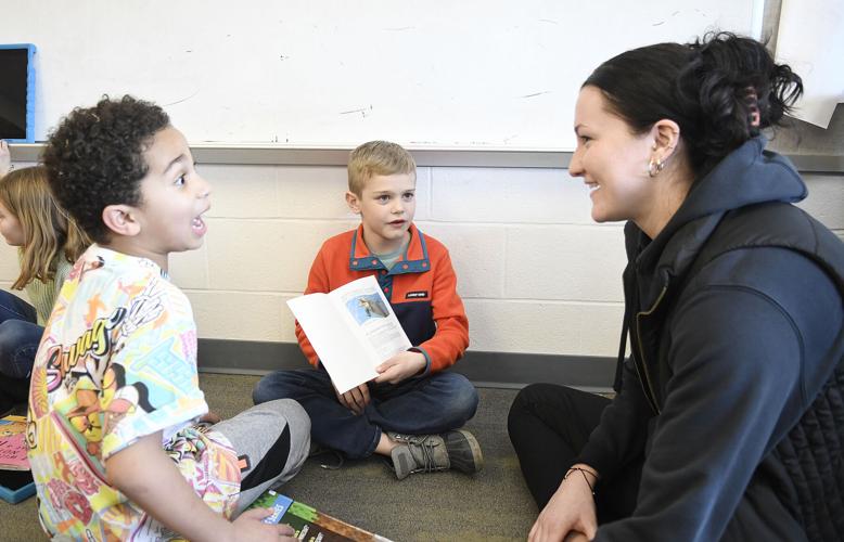 Susquehanna athletes visit Selinsgrove Elementary for Read Across