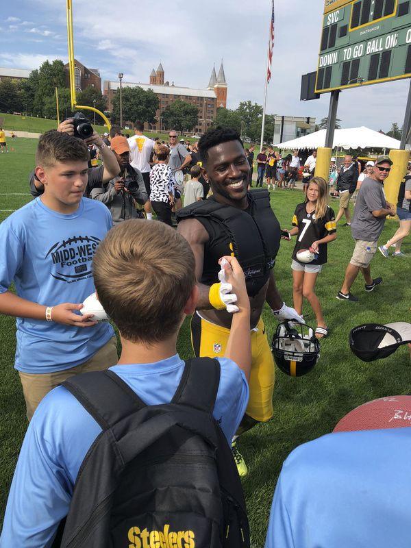 Steelers invite Midd-West players to 