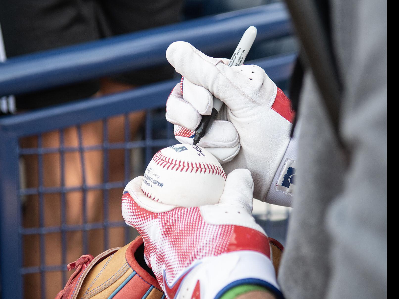 Phillies, Nationals, put smiles on faces with Little League players during  classic, News