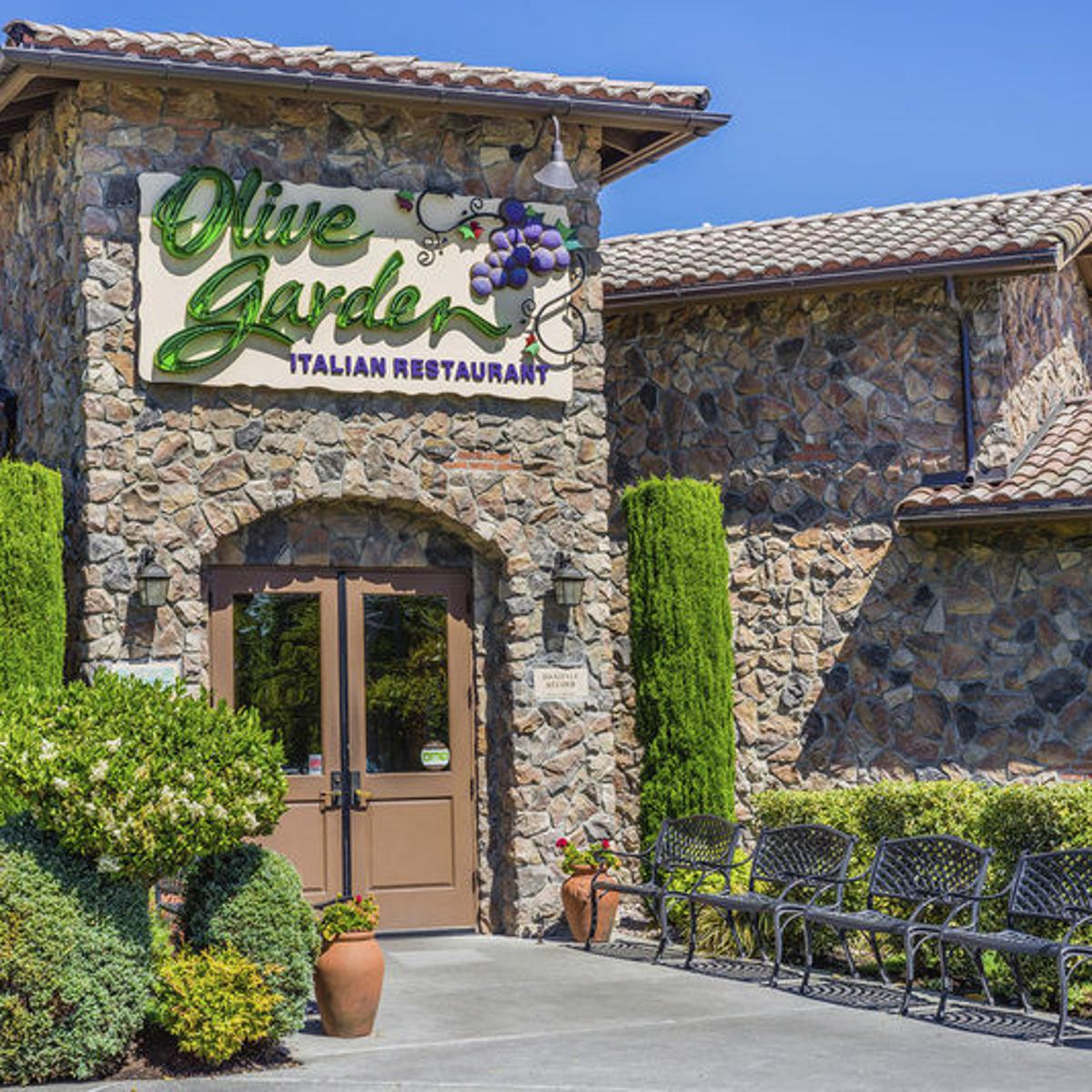 Olive Garden Ramps Up Food-to-go Service To Compete With The Uber Eats Of The World Business Dailyitemcom