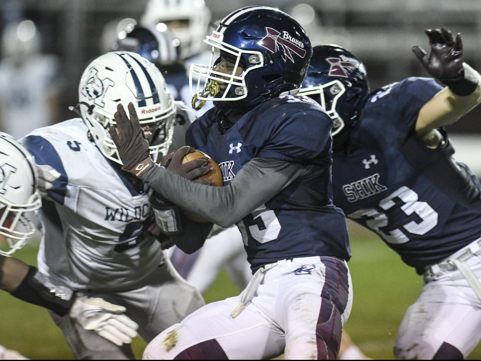 Bulldog Nation braves elements for another victory