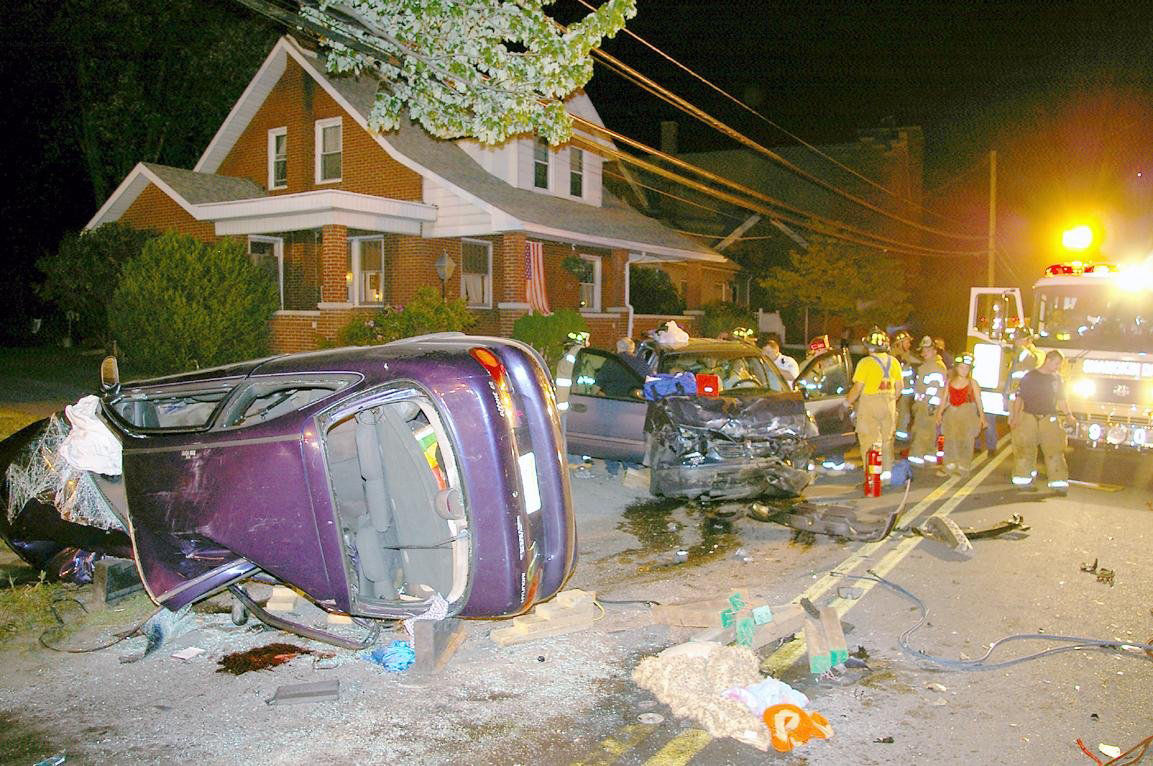 Old Trail crash kills woman, 19 News