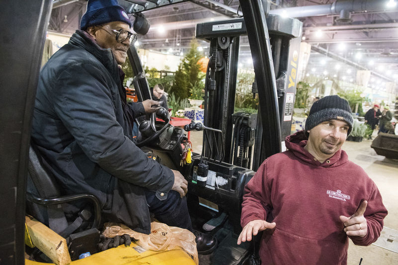 Selinsgrove man helps run biggest flower show in world