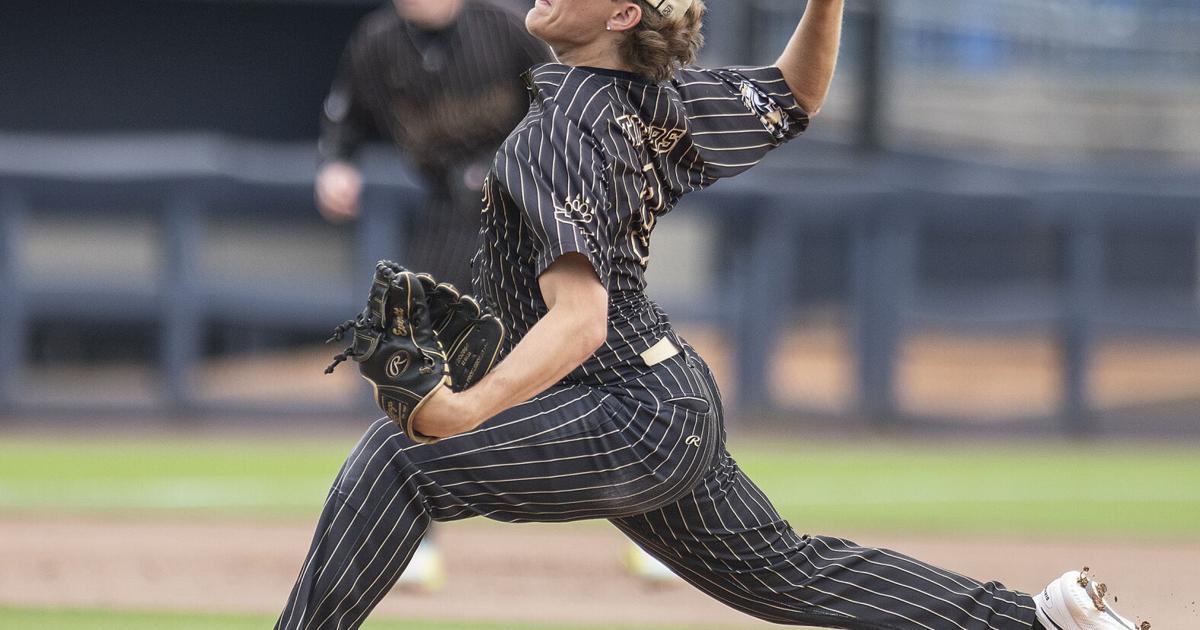 Everitt does his part on the mound