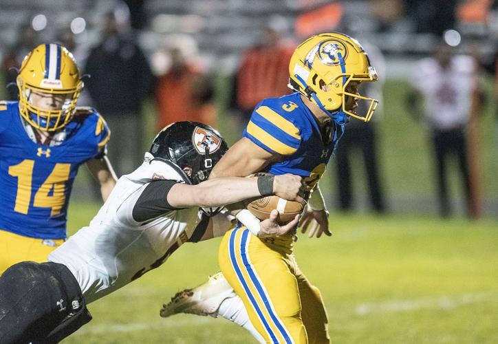 Eagles use big third-quarter in first district win in 6 years | Sports ...