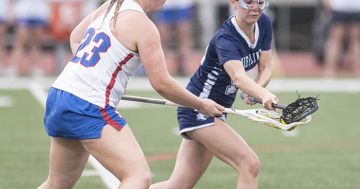 Seals, Ironmen roll into district title game
