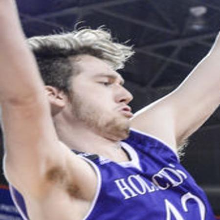 Men S Basketball Bucknell Runs Away From Holy Cross For 7th