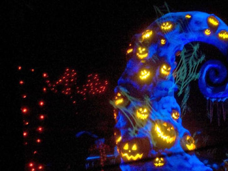 Fancy Frights Disney Mansion Goes To Spooky Extremes In Halloween
