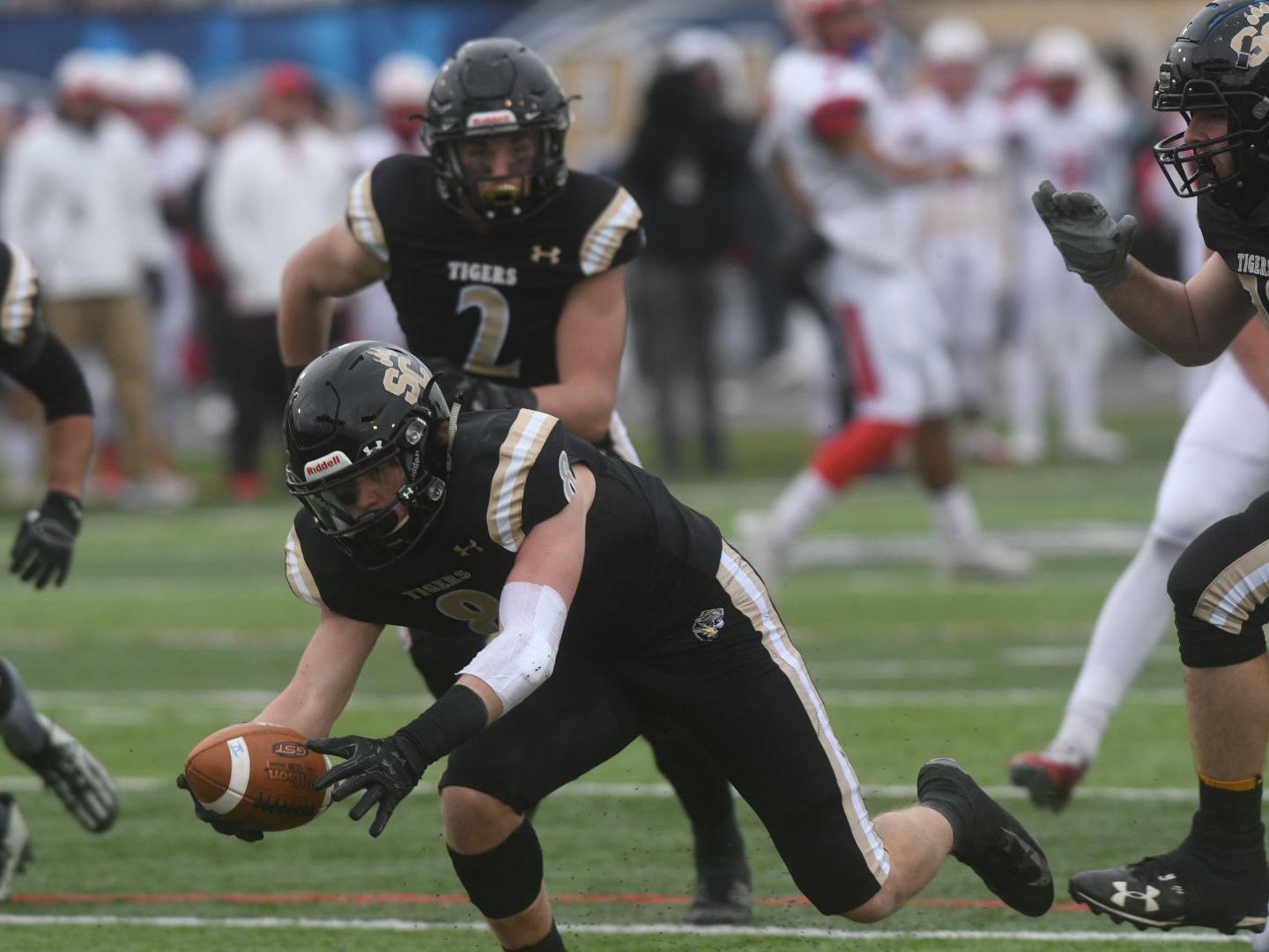 Follow Live Southern Columbia Beats Avonworth 74 7 To Win A
