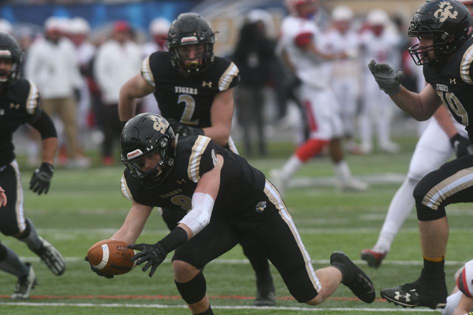 Follow Live Southern Columbia Beats Avonworth 74 7 To Win A