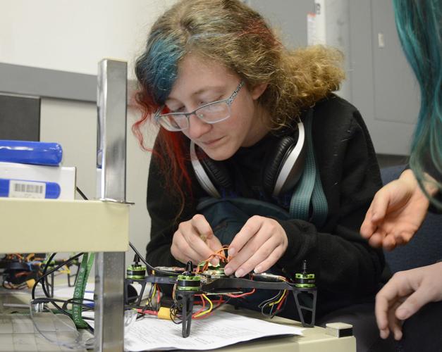 Danville Middle School students build drones | News | dailyitem.com
