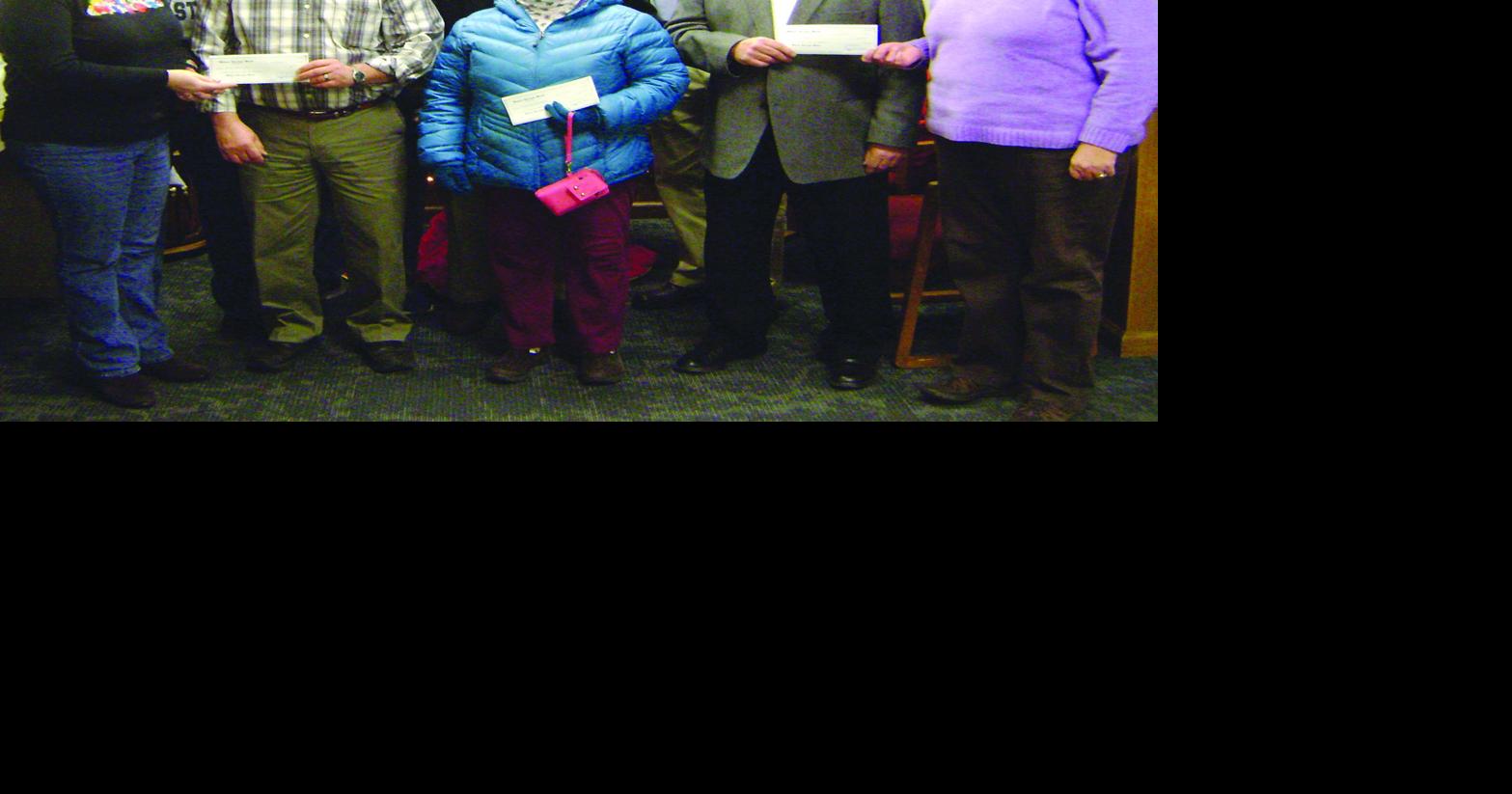 Milton Savings Bank spreads holiday cheer Local News