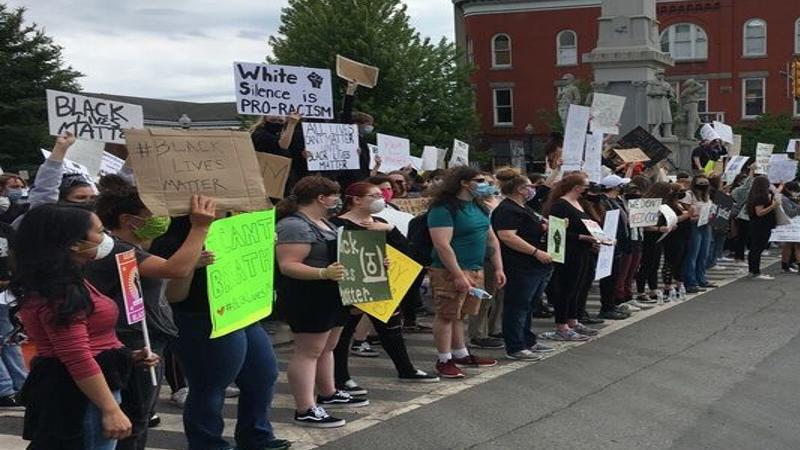 Valley Residents In Selinsgrove Bloomsburg Protest Against Floyd S Death Snyder County Dailyitem Com