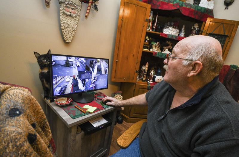 Surprise! Thief mistakes box filled with cat poop for quick score in