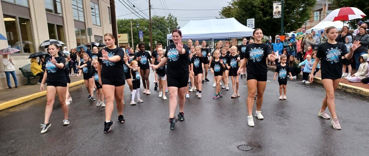 Thousands brave the rain, attend Selinsgrove's Market Street Festival