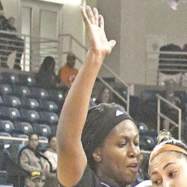 Bucknell Pulls Away From Holy Cross Local Sports Dailyitem Com