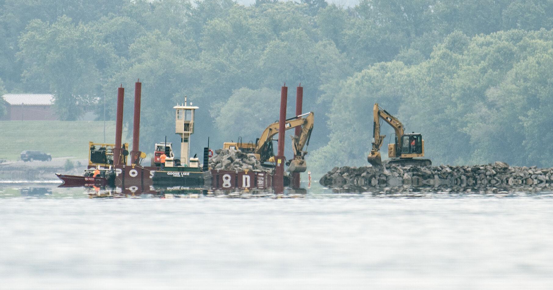 Barge in Susquehanna River will help PPL crew rebuild transmission line - Vimarsana News