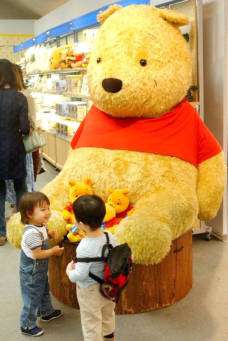 giant winnie the pooh stuffed animal