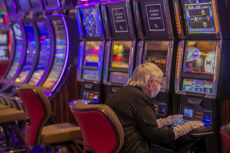 No Smoking Drinking Eating In Atlantic City S Casinos Business Dailyitem Com