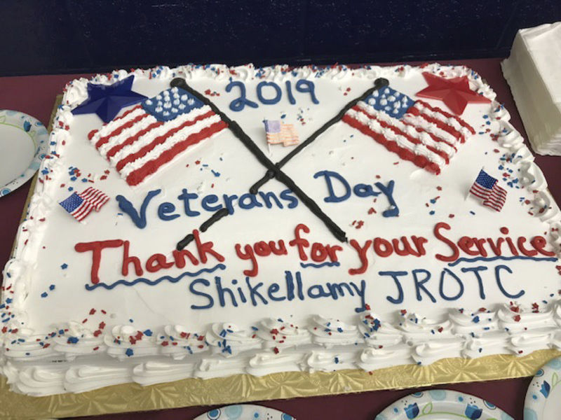 WCIA 3 News - Stephanie just shared with us a photo of a Happy Veterans Day  cake that she made for Veteran residents at the Country Health Home in  Gifford #WCIA Stephanie