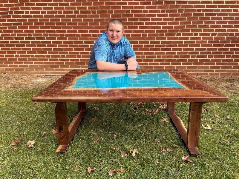 Selinsgrove pupil builds coffee desk for household residence | Local News