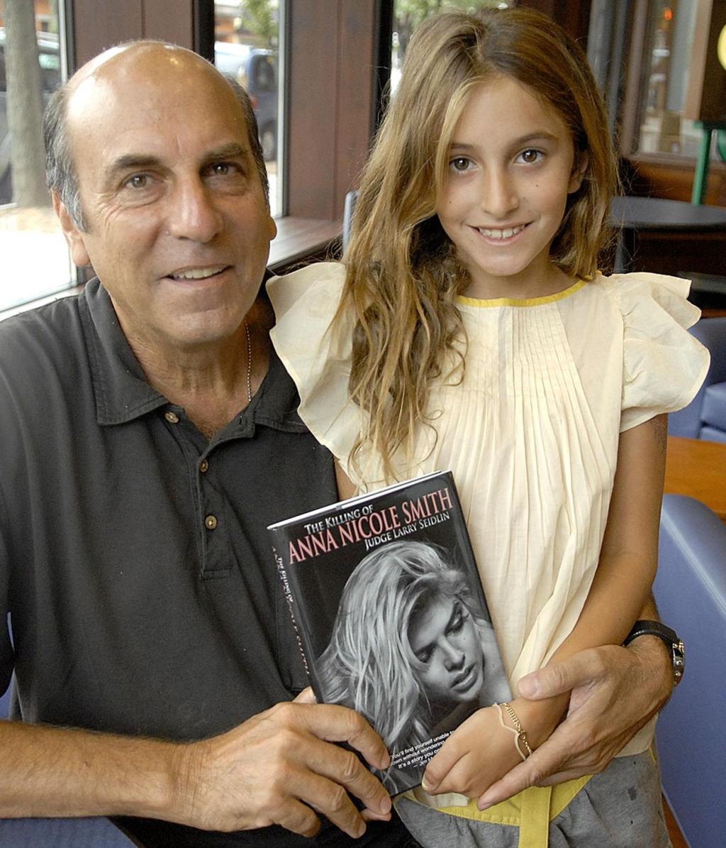 Judge Writes Anna Nicole Book Entertainment Dailyitem Com Anna nicole smith arrives for a hearing at the us supreme court in washington in 2006.