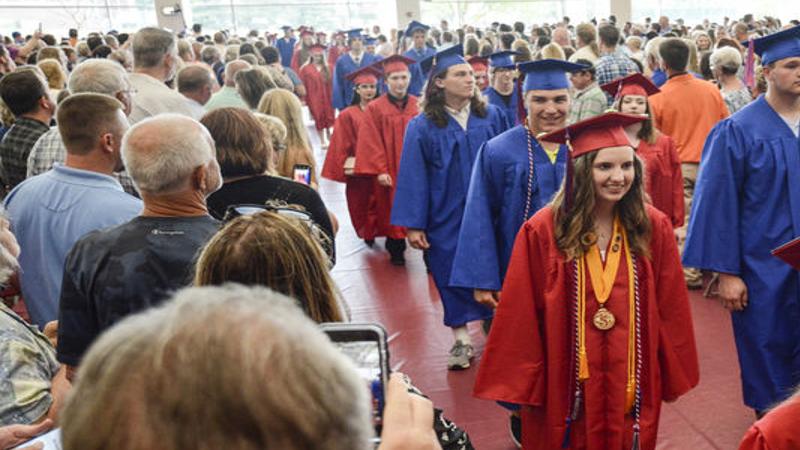 Tornado Watch Can T Ruin Night For Selinsgrove Graduates Snyder