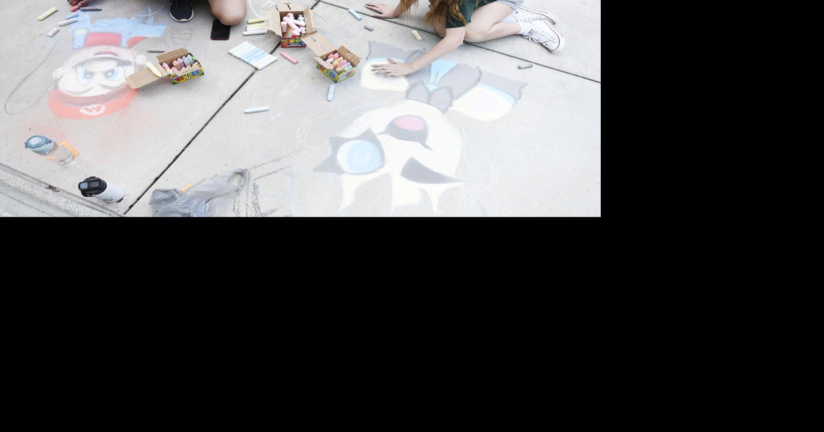 Artists come out to Sidewalk Chalk Festival News