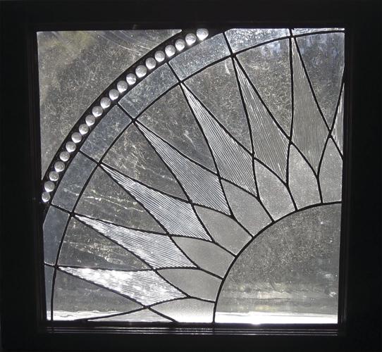 Area woman to offer handson glass art Applause