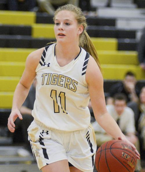 H S Girls Basketball Klock Eclipses 1 000 Points In Southern