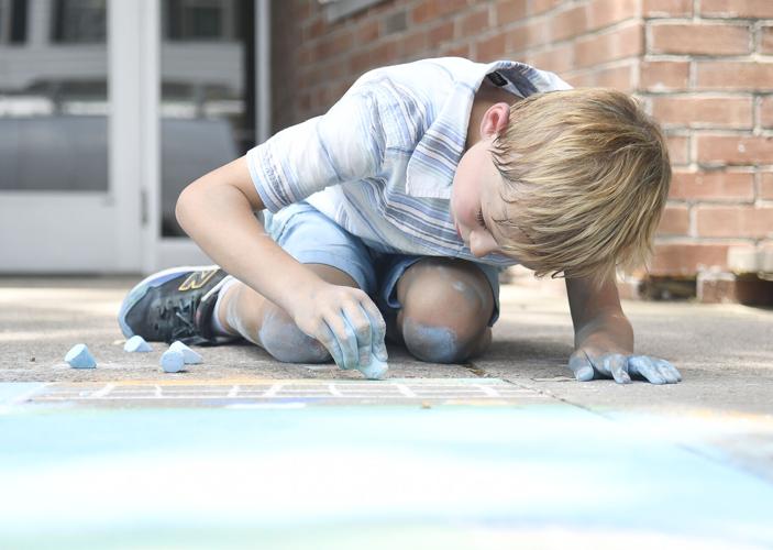 Artists come out to Sidewalk Chalk Festival News
