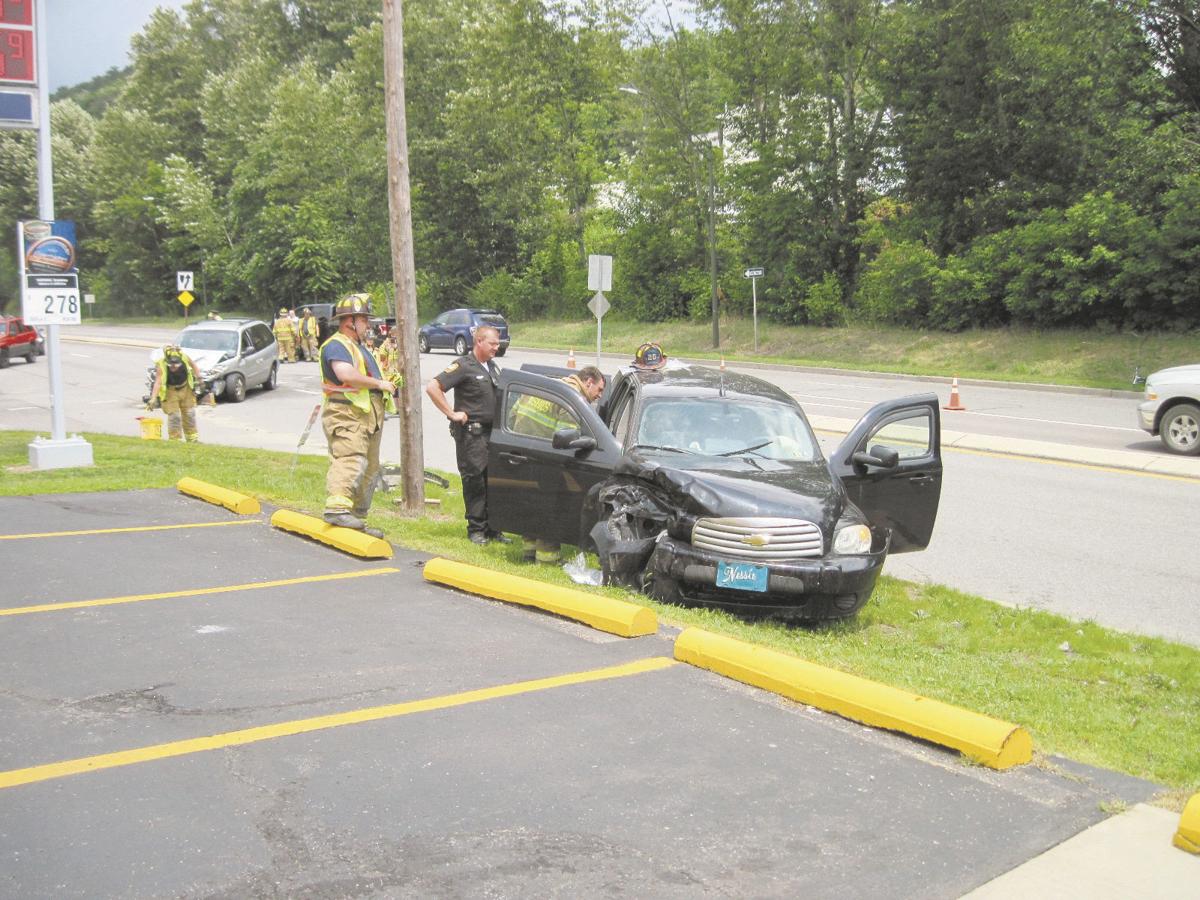 Three injured in Danville area crash News