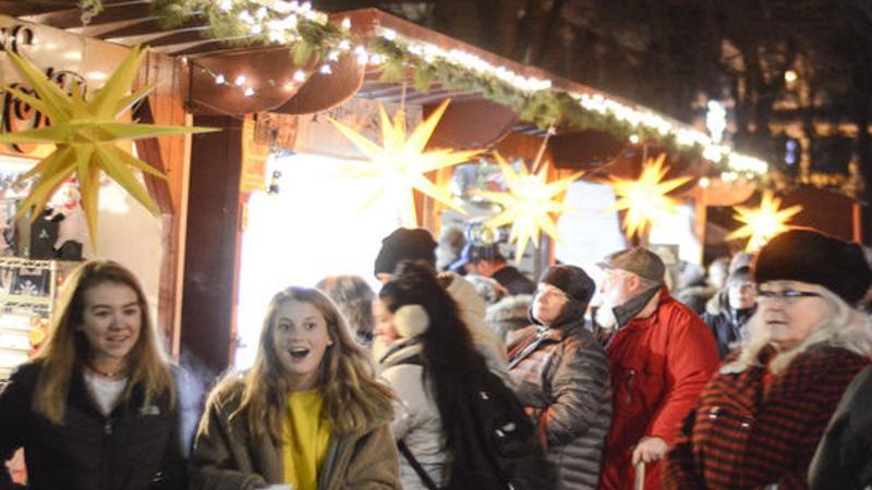 Mifflinburg Pa Christmas Market 2022 Christkindl Kicks Off In Mifflinburg With Big Opening Night Crowd | Local  News | Dailyitem.com