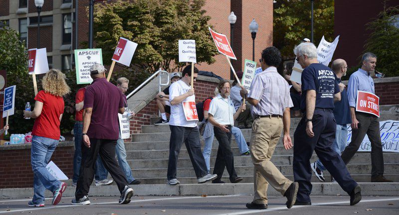 Students Stand With Professors | Local News | Dailyitem.com