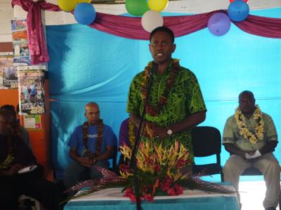 Mayor Ulrich urges Vila citizens to take pill against Trachoma