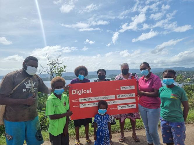 Digicel donates VT200,000 to help feed single mothers and widowers