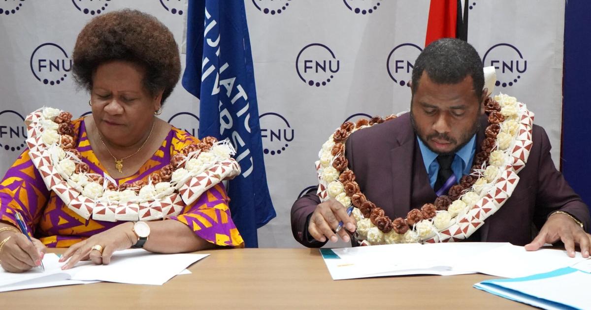 Moh Sign MOH signs MOU with FNU to strengthen human capacity | News | dailypost.vu