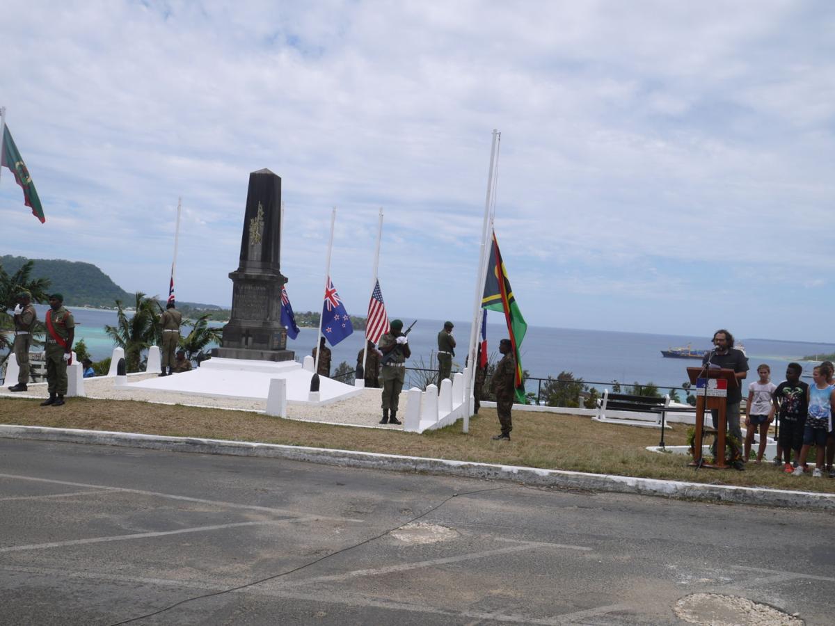 Photos of Armistice Day 2015 observerance