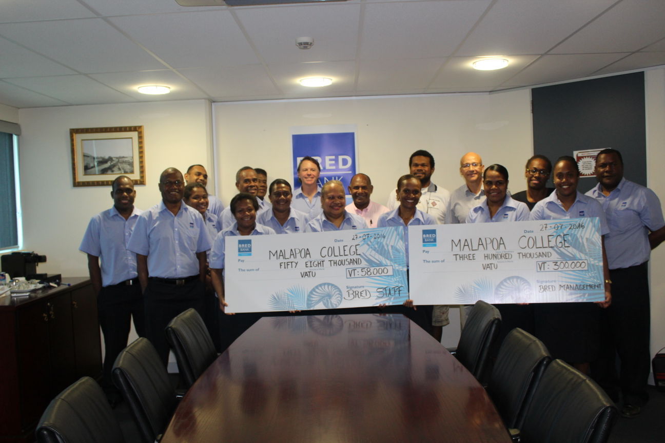 BRED Bank Donates Towards Malapoa College Facelift | News | Dailypost.vu