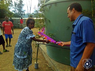 Ohlen Mataso community receives 6,000lt water tank