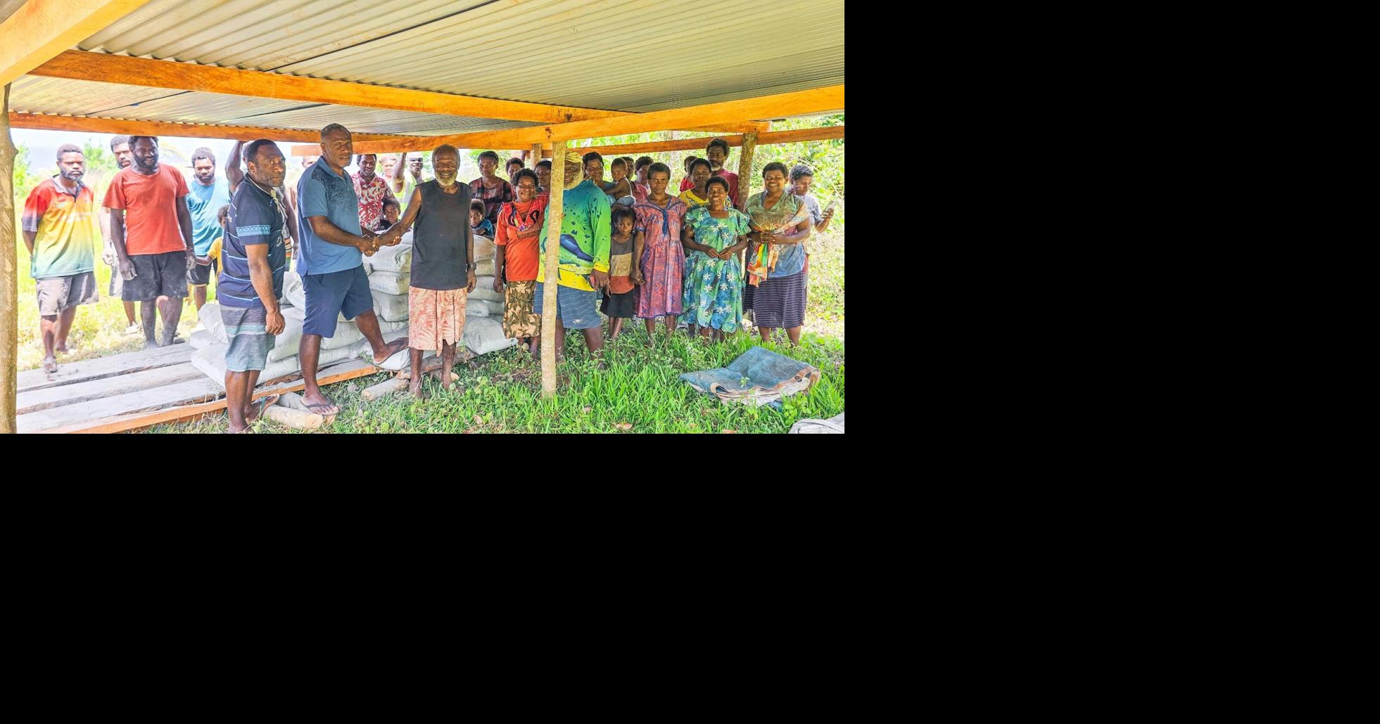 Students and Mothers Benefit From Councillor’s Assistance in Tanna ...