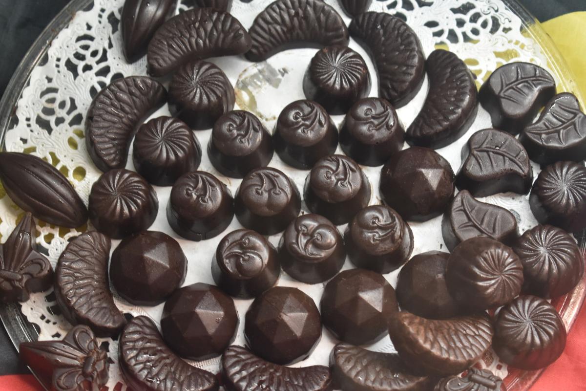 Au Peche Mignon holds first chocolate tasting