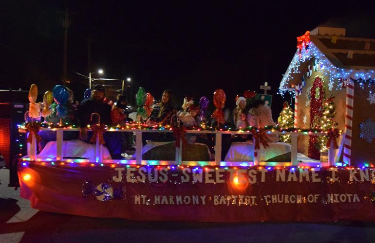 Scenes from the Etowah Christmas parade News