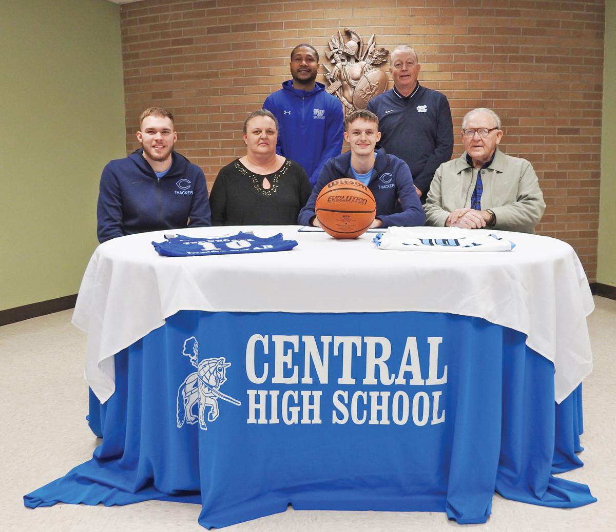 Patience Pays Off Mcminn Central S James Thacker Signs With