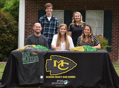 Mcminn S Caelyn Turner Signs With Uab For Cheerleading Sports Dailypostathenian Com