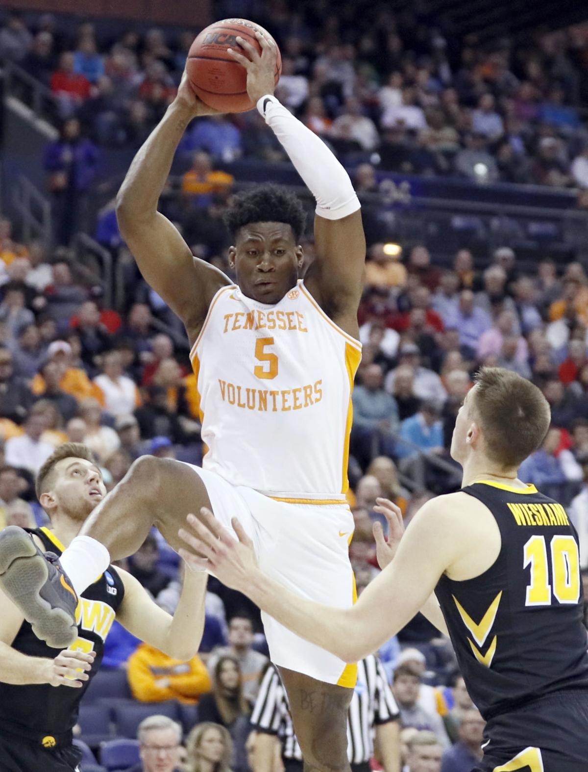 Vols Survive Iowa Rally To Advance To Sweet Sixteen Copy