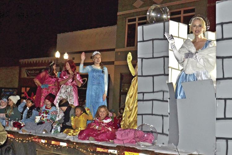 Etowah christmas parade 2025